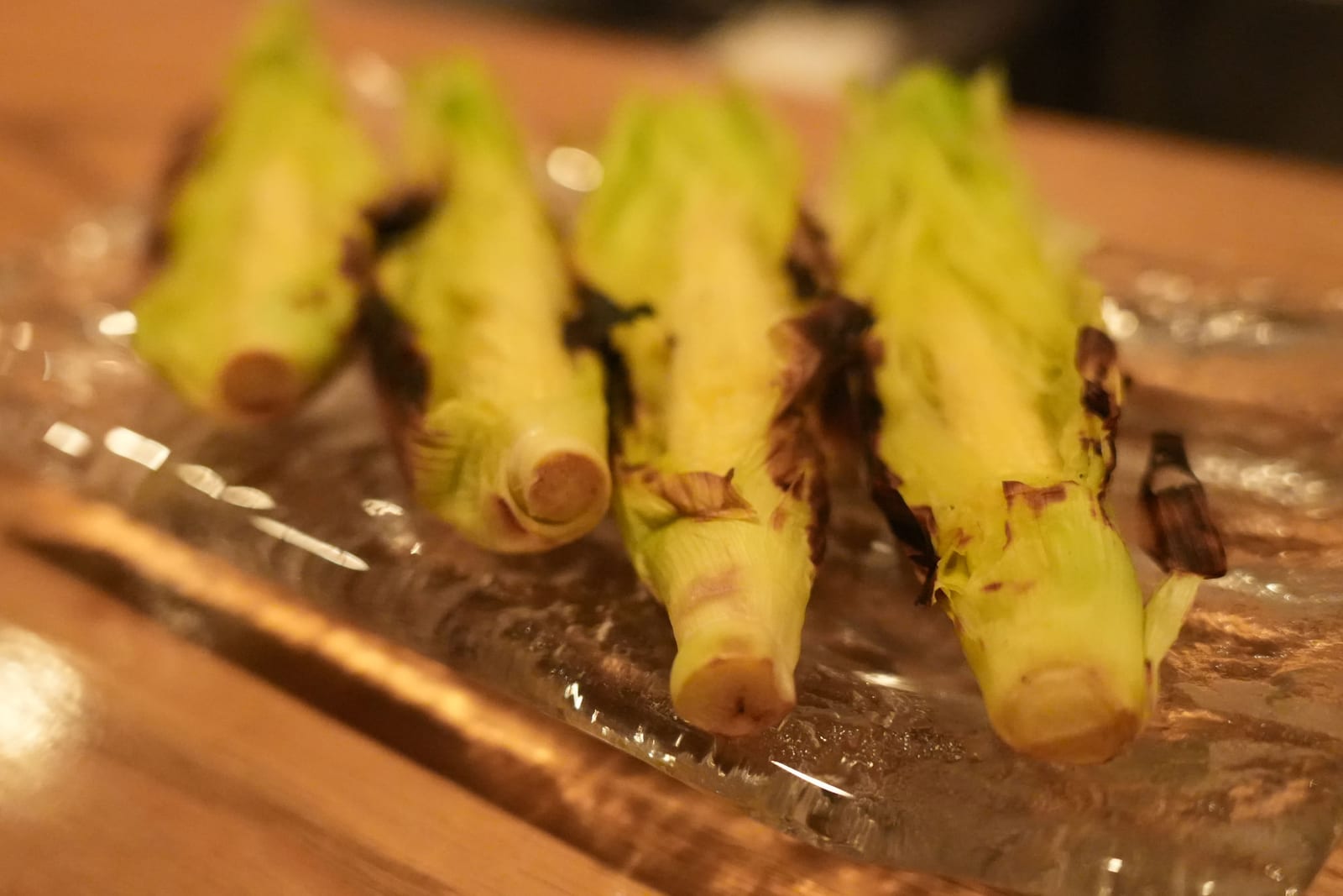 炭火で炙った季節野菜のグリル